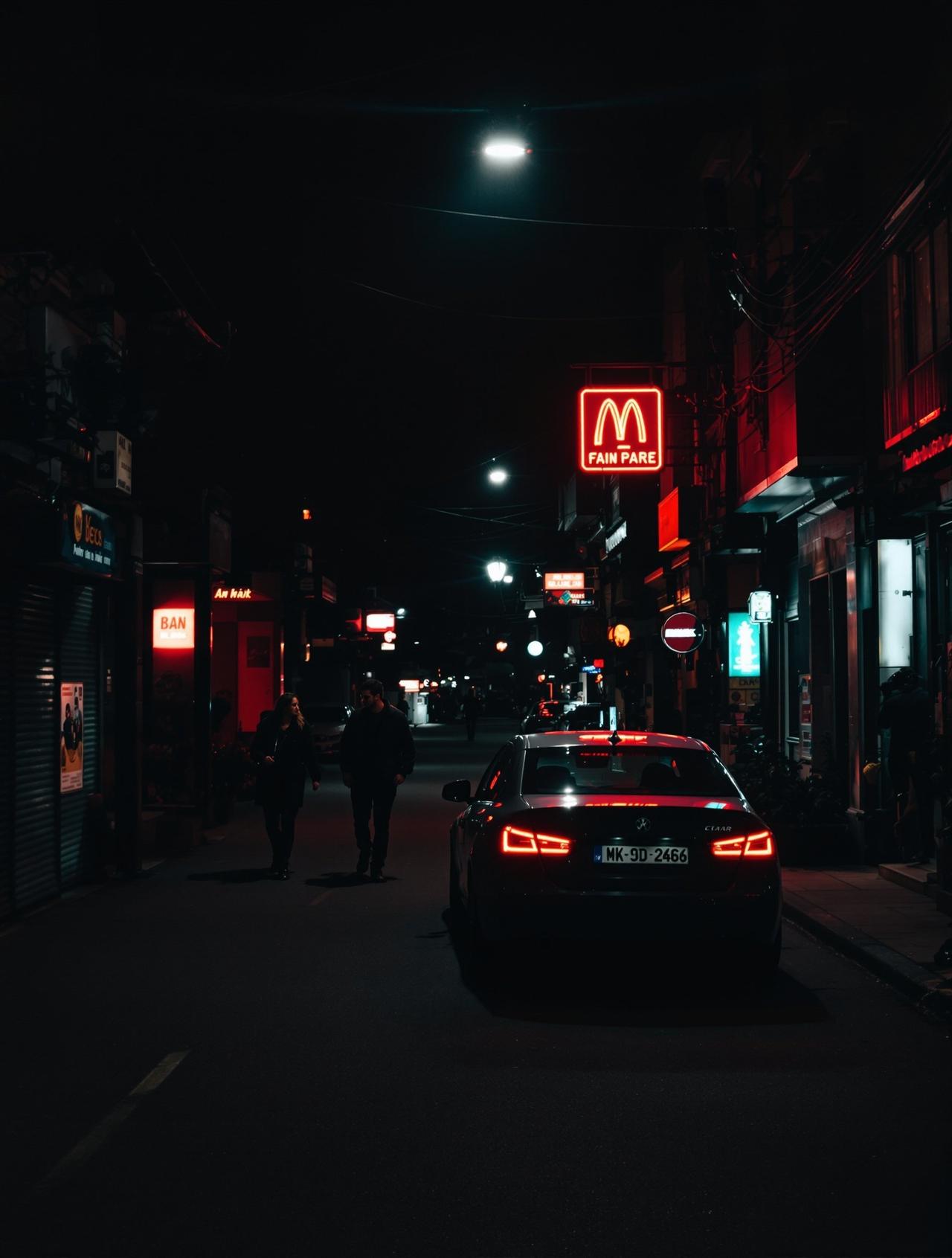 某男星深夜私会现场 - 52吃瓜